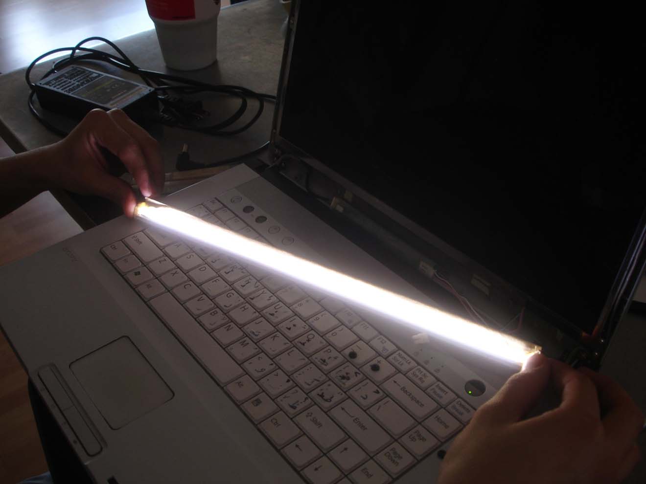Замена и ремонт подсветки экрана ноутбука в Орле