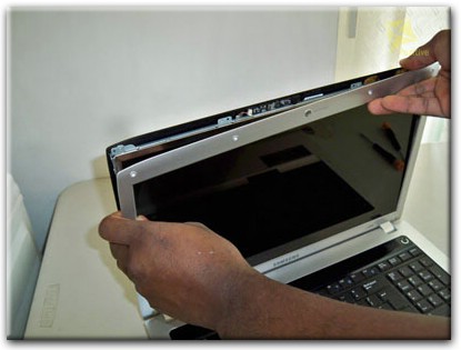 Замена экрана ноутбука Samsung в Орле